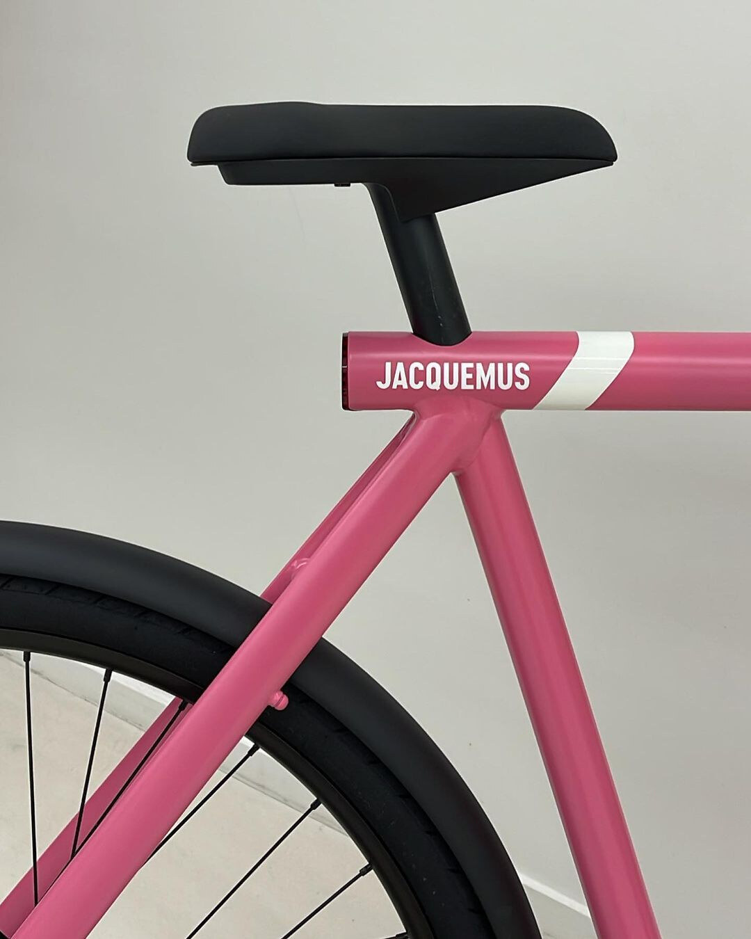 JACQUEMUS Bicicletta Elettrica